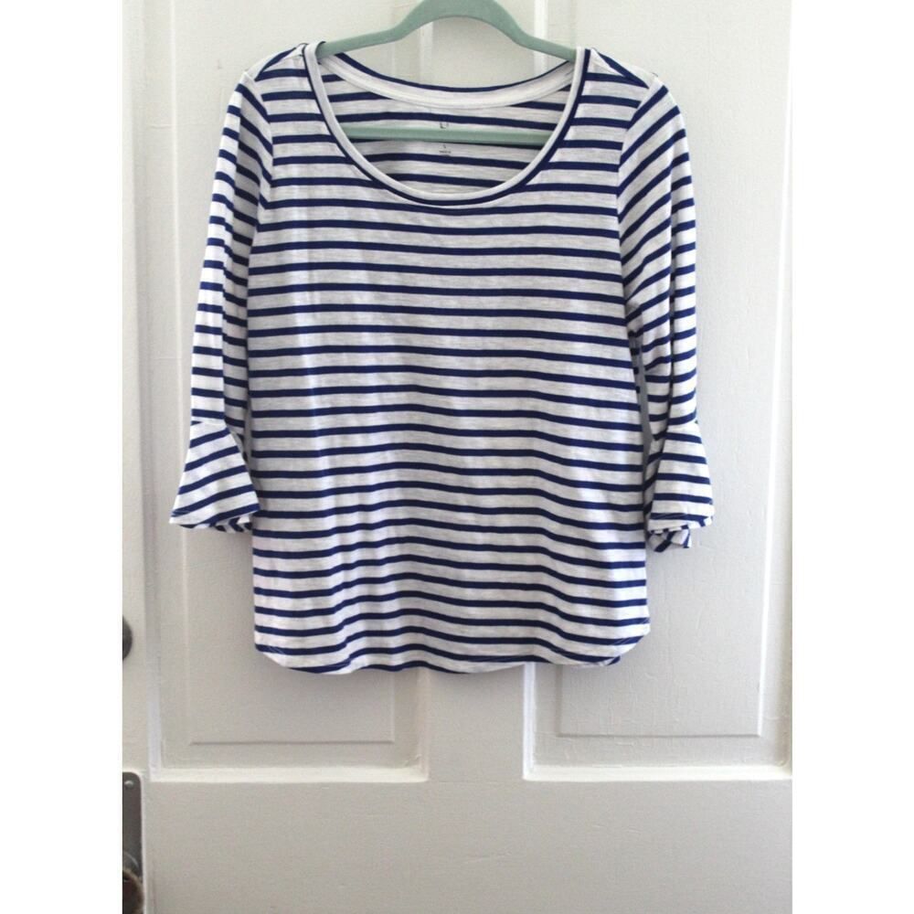 Hannah Size Large White and Blue 3/4 Sleeve Scoop Neck  Flair Sleeves